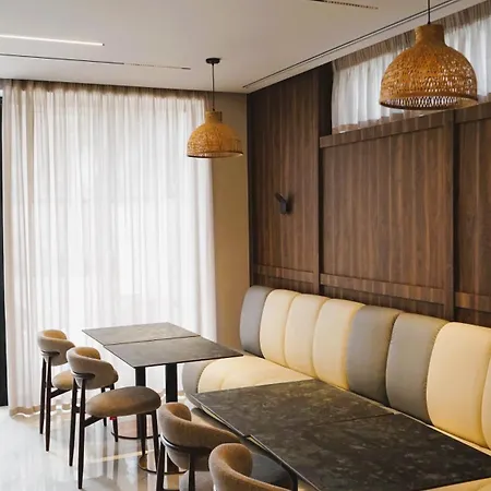 Arbnor Boutique *